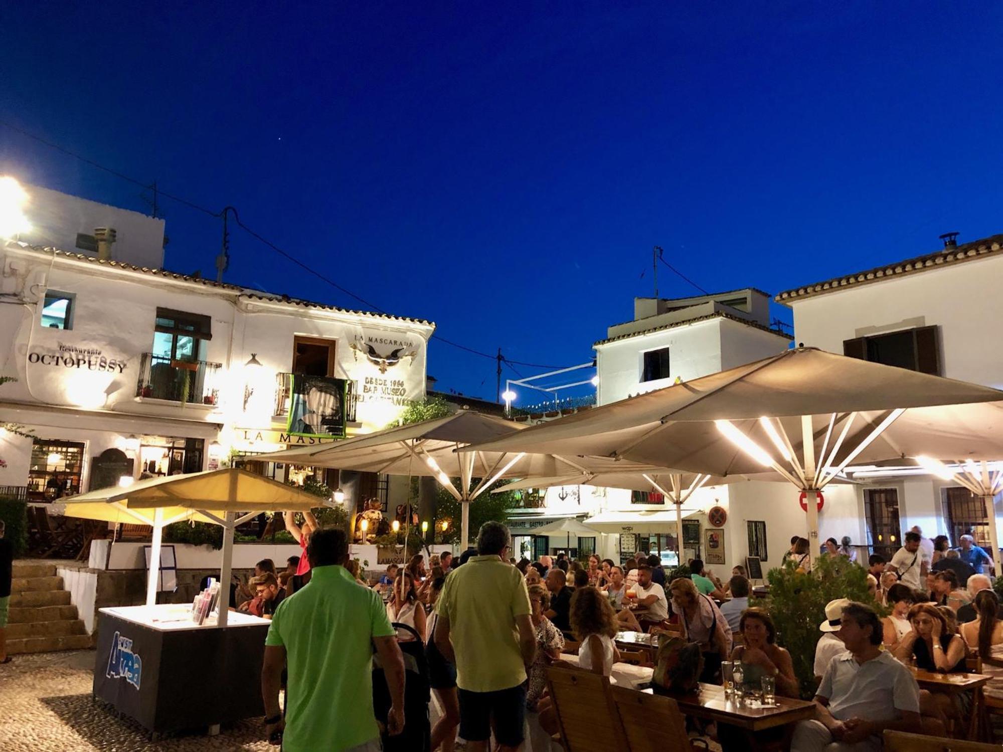 Buraux , Con Vistas Al Mar & Parking En El Corazon Del Casco Viejo De Altea